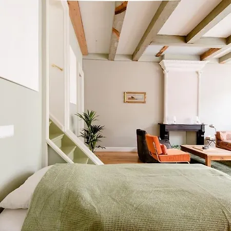 Stunning In The Center Of Old Apartment Amsterdam
