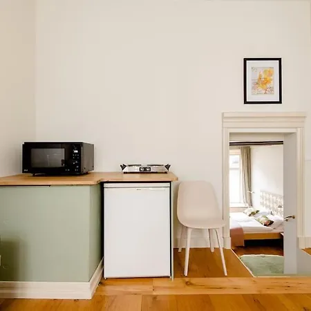 Stunning In The Center Of Old Apartment